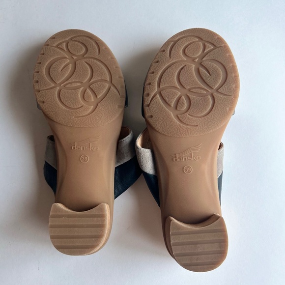 Dansko Grey Black Silver Leather Suede Rubber Outsole Sandals size EUR39, US 8.5 - Picture 10 of 15